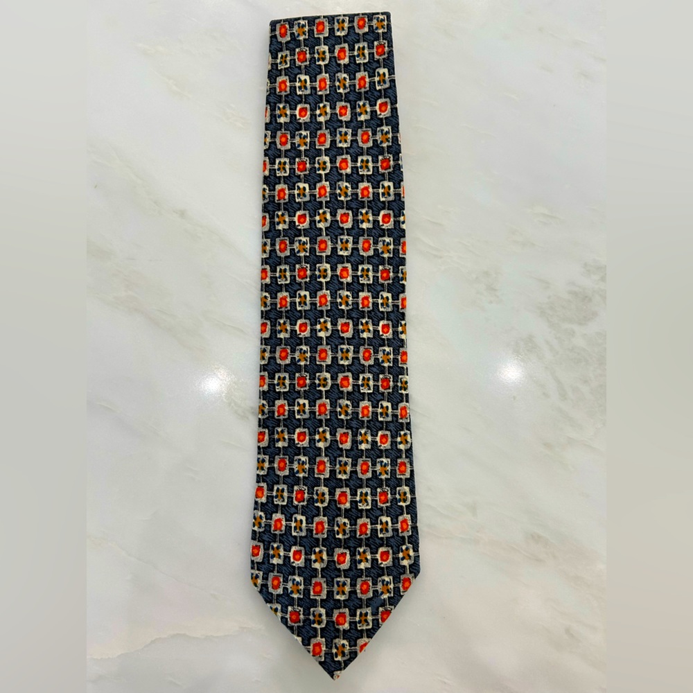 Ermenegildo Zegna tie. Gorgeous grey/blue with pattern. Great condition!